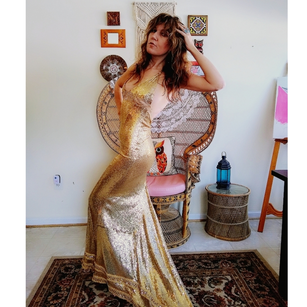 Liquid gold 90s sequin gown with train - Picture 4 of 6